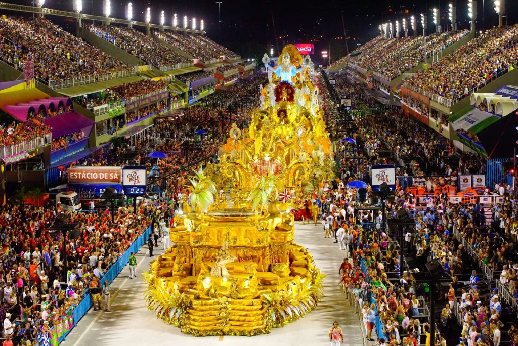 Ingressos populares para desfiles no Rio se esgotam em menos de 2 horas