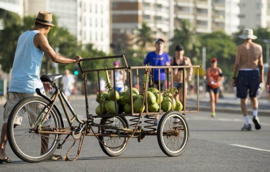 Taxa de desemprego fica em 7,9% no trimestre encerrado em dezembro