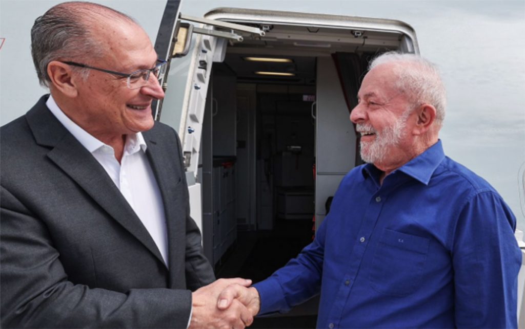 Lula e comitiva embarcam para os EUA para primeiro encontro com Biden