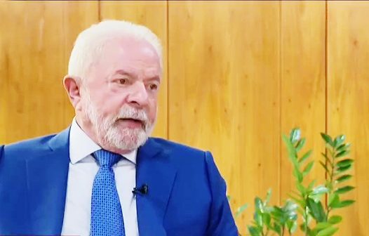 Lula confirma salário mínimo em R$ 1.320 e faixa de isenção do IR em R$ 2.640