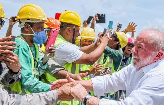 Lula anuncia relançamento do Bolsa Família na semana que vem