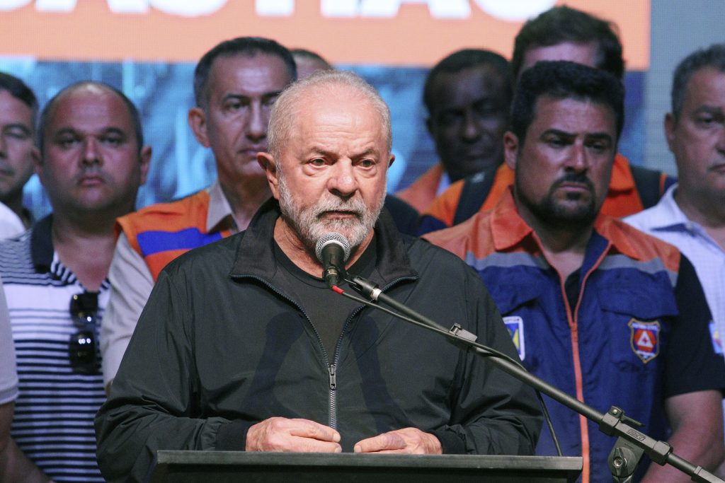Lula defende democratização e regulação de plataformas digitais
