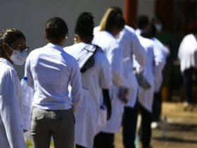 Brasil tem 546 mil médicos ativos, apontam registros de conselhos regionais de medicina