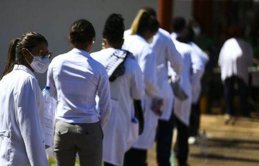 Brasil tem 546 mil médicos ativos, apontam registros de conselhos regionais de medicina