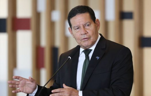 Mourão gasta R$ 3,8 milhões com viagens, alimentação e hospedagem