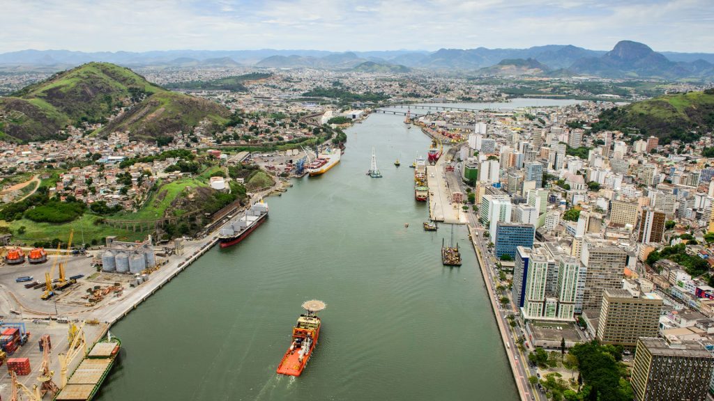 VLI e Codesa assinam acordo para estudar investimentos no Porto de Vitória