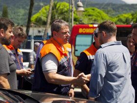 Governador de SP, Tarcísio de Freitas, promete instalar sirenes em pontos críticos