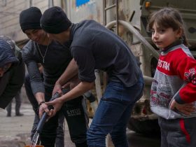 Crianças são mais de um terço dos afetados por terremoto na Turquia