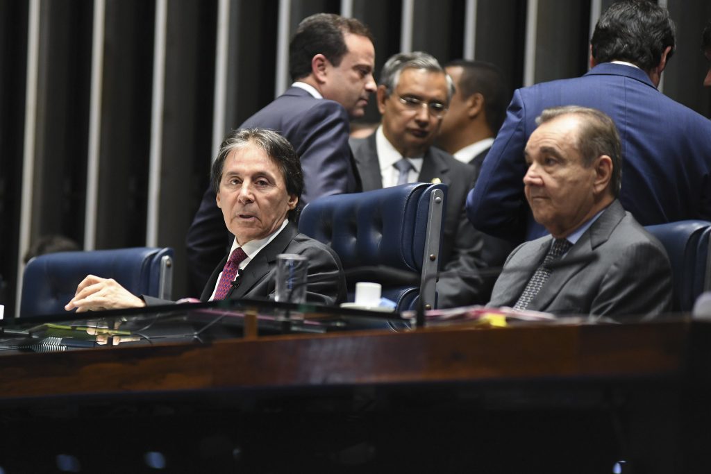 União Brasil reforça ‘independência’ e negocia aliança com partido de Lira