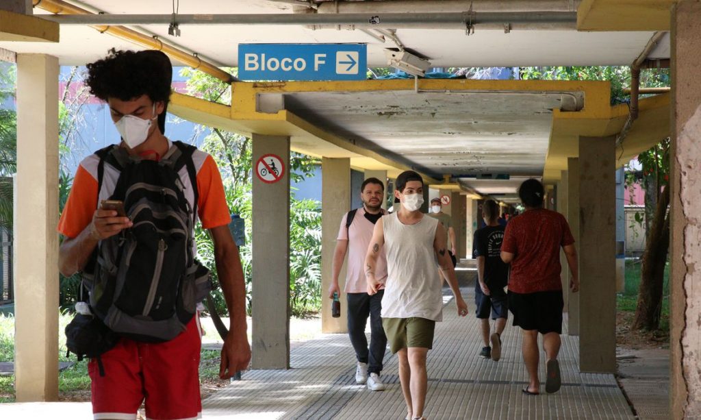 Educafro e Prefeitura de SP oferecem vagas de estágio e bolsas em universidades