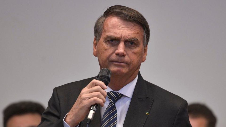 Bolsonaro acusa esquerda de plano para matar Moro e associa caso a Celso Daniel