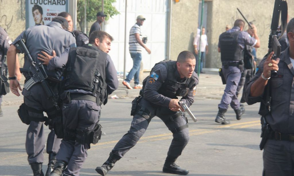 Confrontos policiais caíram no Brasil pela primeira vez em nove anos