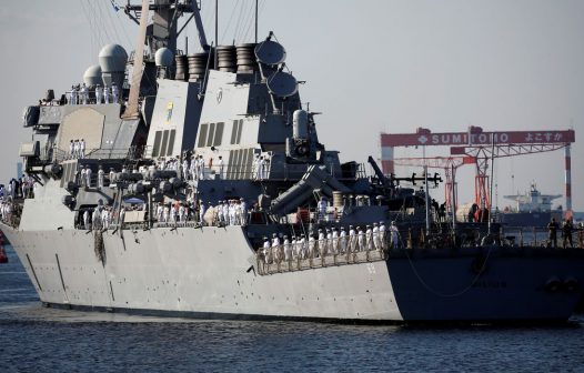 China faz ameaças aos EUA, após movimentação de navio de guerra americano