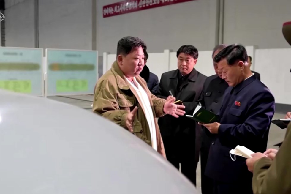 Coreia do Norte testa drone submarino capaz de fazer ‘tsunami radioativo’