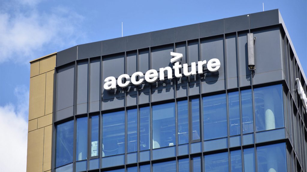 Accenture anuncia a demissão de 19 mil funcionários