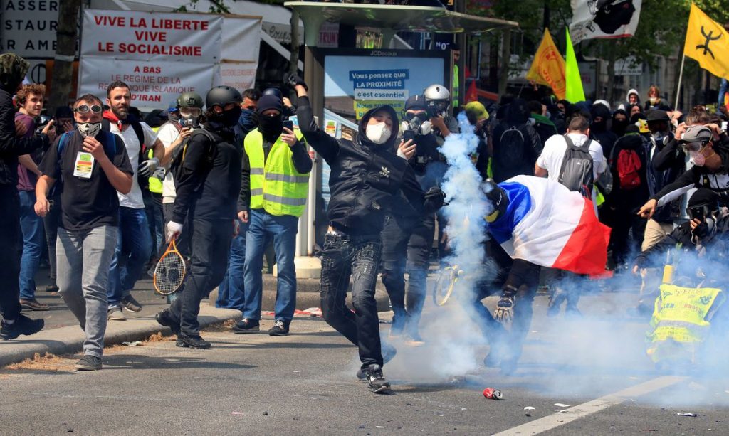Protestos tomam a França com novas ações contra a reforma da previdência