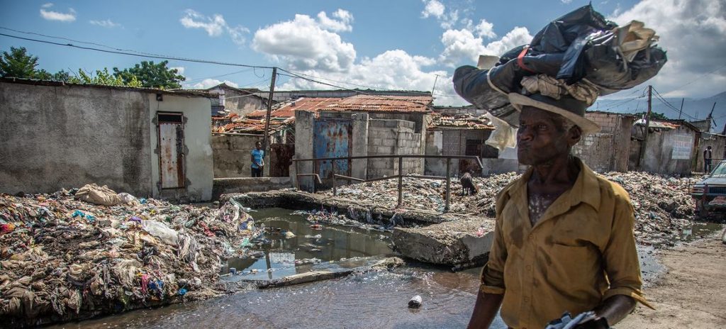 Violência extrema e fora de controle assola o Haiti