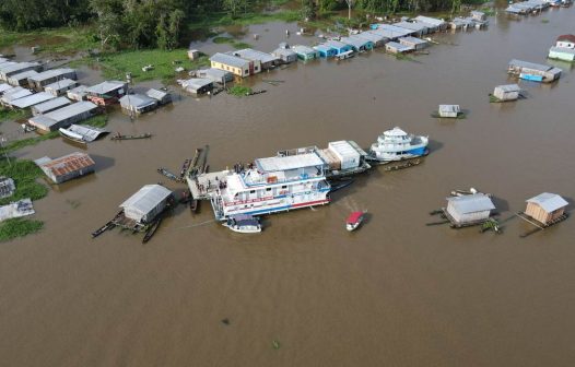 Chuva em Manaus causa deslizamento e deixa ao menos oito mortos