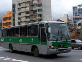 Motorista de ônibus passa por cima de pernas de idoso em São Paulo após discussão