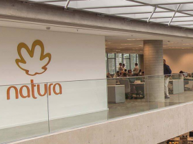 Natura registra prejuízo de R$ 890,4 milhões no quarto trimestre