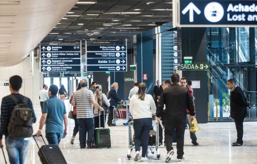 Anvisa derruba obrigatoriedade de máscara em aviões e aeroportos