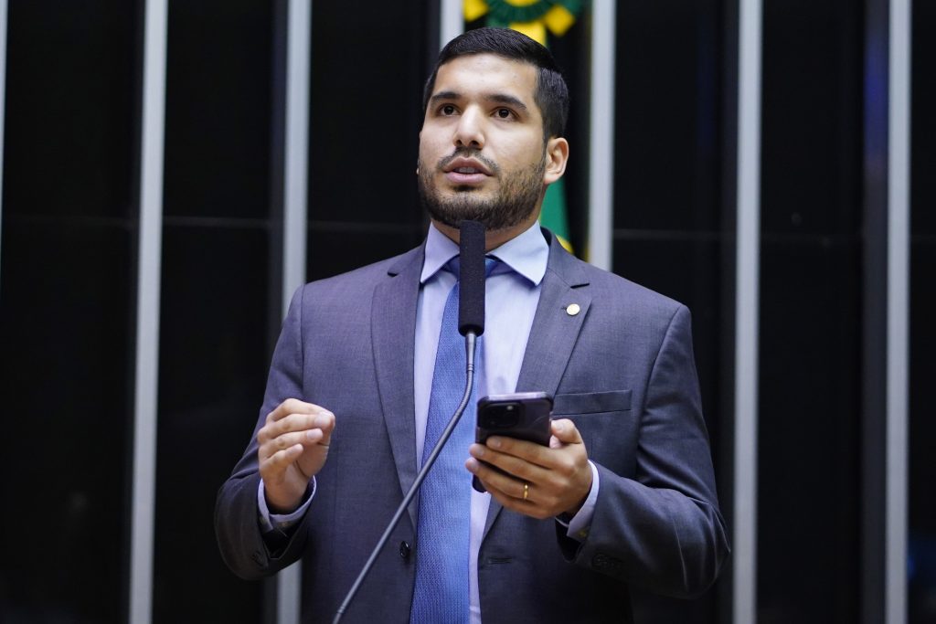 Planalto oferece cargos de 2º escalão para barrar CPI sobre atos golpistas