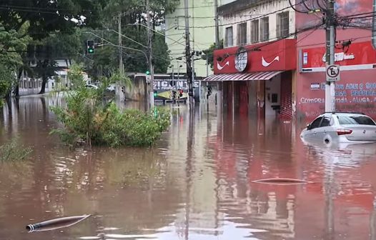 Prefeitura de São Paulo avalia derrubar muro que agrava problemas de enchente