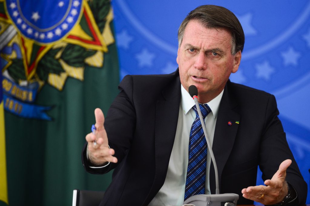 Bolsonaro pede que TCU fique com joias até decisão final