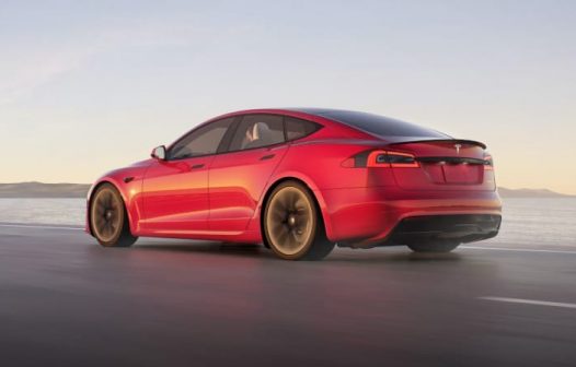 Tesla reduz preços de dois de seus modelos mais caros