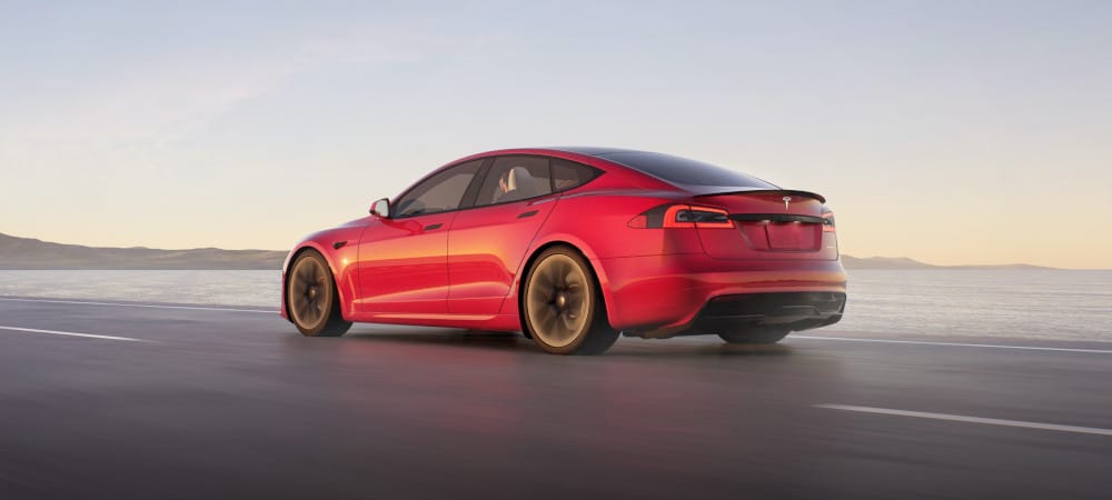 Tesla reduz preços de dois de seus modelos mais caros