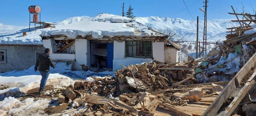 Milhares de vítimas de terremotos na Turquia e Síria enfrentam ameaças de doenças