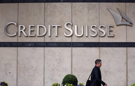 Credit Suisse volta a lucrar, com cancelamento de títulos