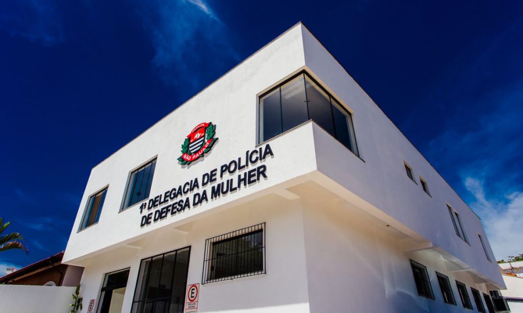 Governo Lula torna obrigatório funcionamento 24 horas de delegacias da mulher