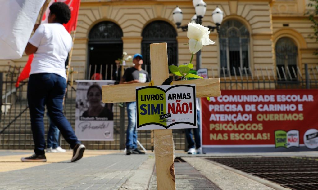 Estudantes voltam às aulas e terão apoio psicológico