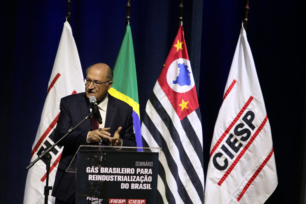 Alckmin anuncia grupo de trabalho com Petrobras para ampliar oferta de gás