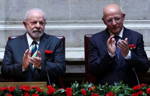 Lula enfrenta protestos da extrema-direita ao discursar no Parlamento português