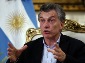 Saída de Macri acirra disputa entre aliados de Cristina e Fernández pela presidência