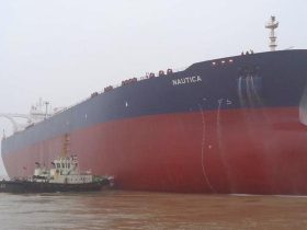 Navio da China tenta estabilizar petroleiro Safer sob risco de vazamento no Mar Vermelho