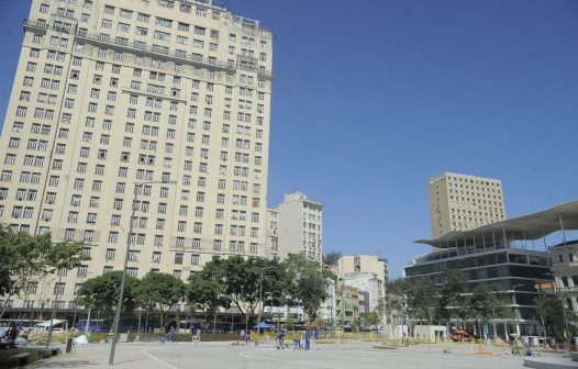 Prefeitura do Rio assina a compra do histórico edifício A Noite