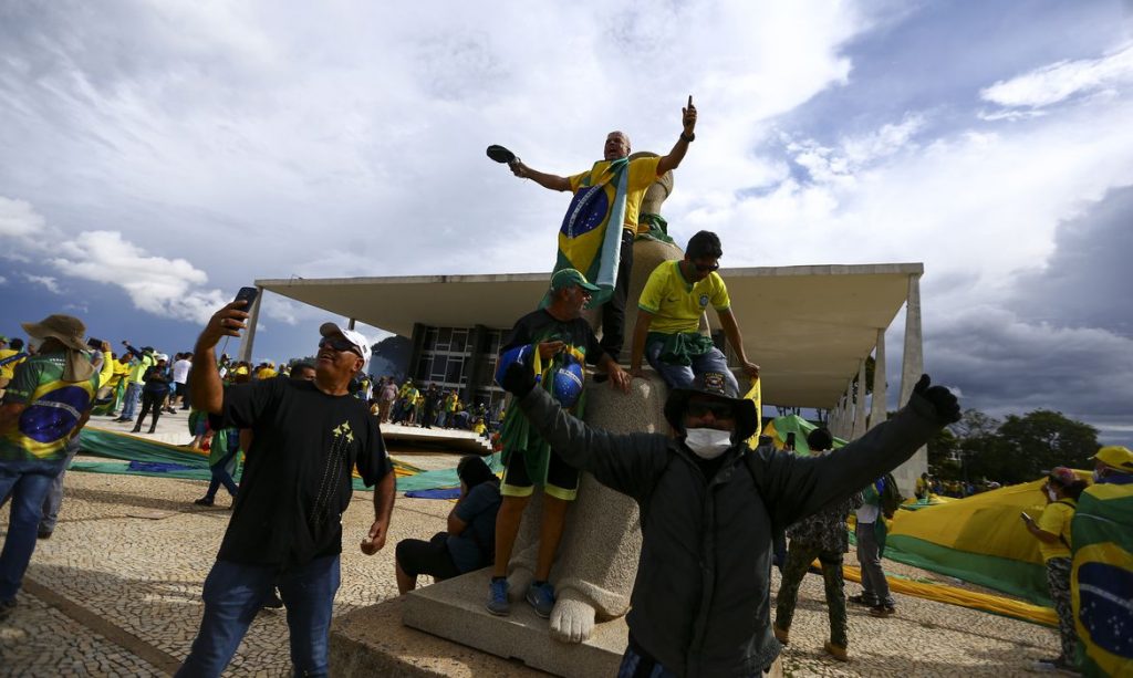 STF começa a julgar as primeiras 100 denúncias do 8 de janeiro