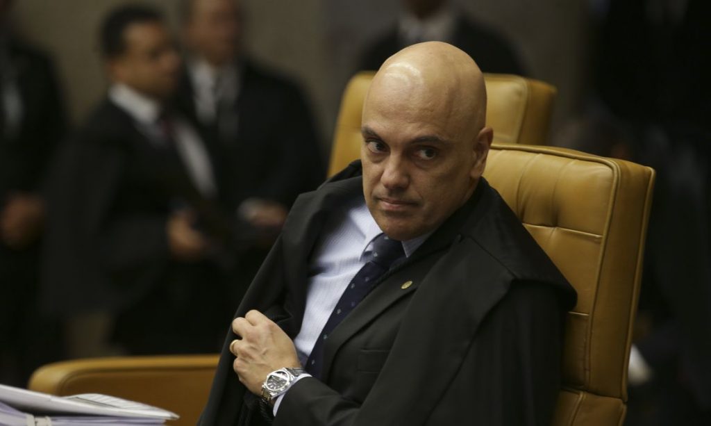 Moraes manda Torres explicar por que entregou senhas inválidas de seu celular