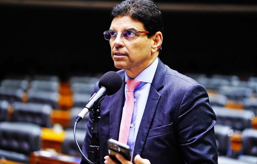 Cajado diz que esboço do relatório está pronto e aguarda retorno do Planalto