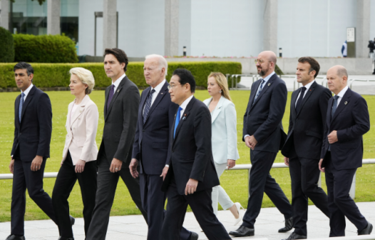 Líderes do G7 prometem fazer ‘definhar a máquina de guerra’ da Rússia