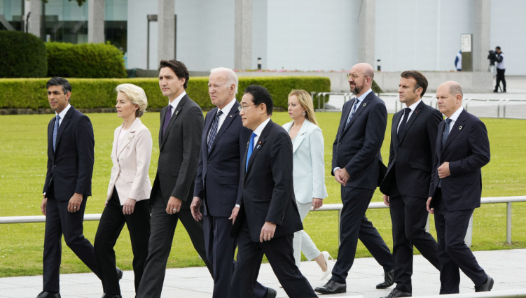 Líderes do G7 prometem fazer ‘definhar a máquina de guerra’ da Rússia