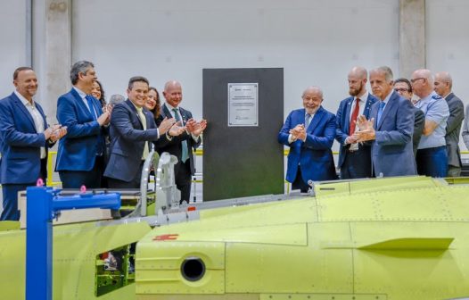 Lula <strong>inaugura linha de produção do Gripen em fábrica da Embraer</strong>