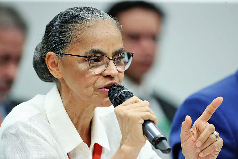 Marina Silva critica retirada de atribuições do seu ministério