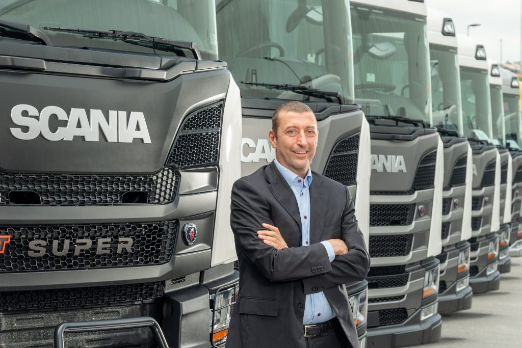 <strong>Scania lança gama Plus de caminhões e novos serviços para aquecer o mercado brasileiro</strong>