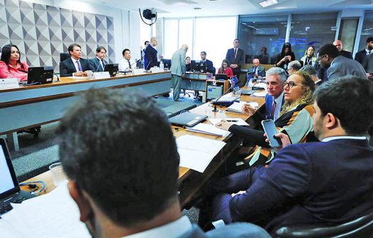 Relação de Bolsonaro com mensagens de Lawand divide CPMI do Golpe