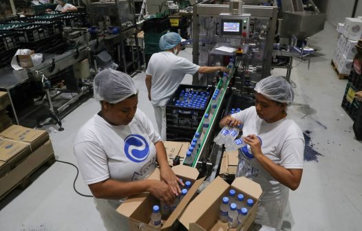 Indústria gerou 407,7 mil empregos e abriu 22,3 mil empresas em 2021