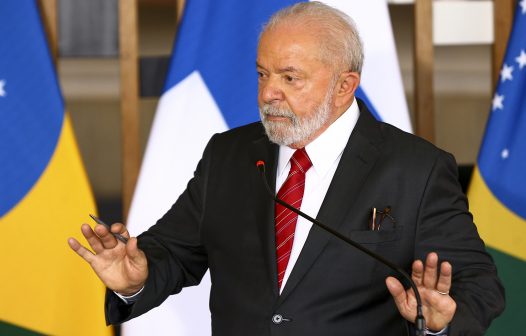 Lula descarta reforma ministerial e diz que Lira não pediu controle de pastas